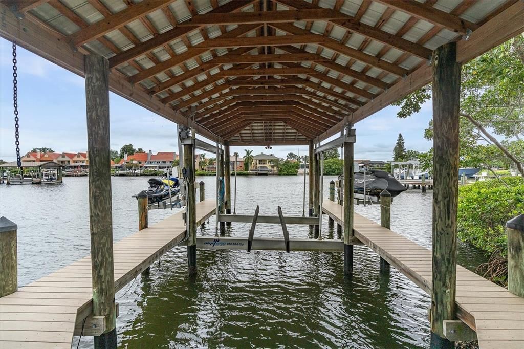 For Sale: $2,699,999 (4 beds, 4 baths, 3669 Square Feet)