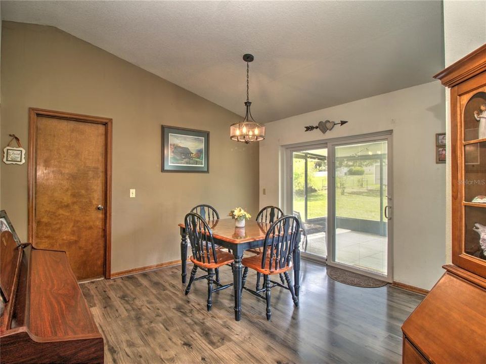 For Sale: $295,000 (3 beds, 2 baths, 1358 Square Feet)