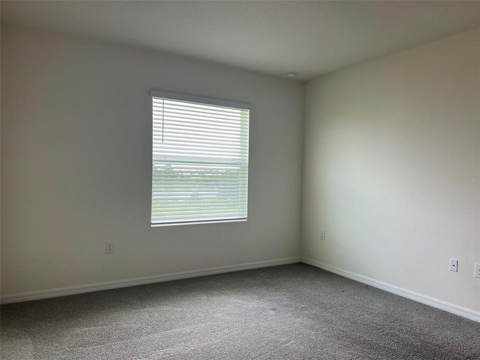 En Renta: $1,975 (3 camas, 2 baños, 1758 Pies cuadrados)
