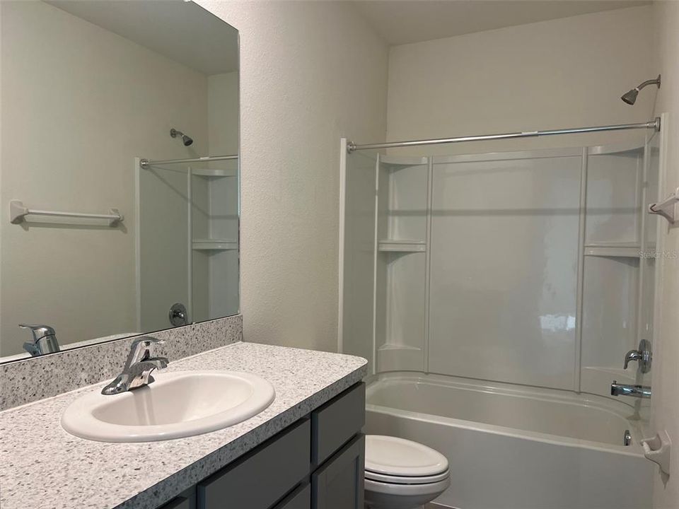 En Renta: $1,975 (3 camas, 2 baños, 1758 Pies cuadrados)