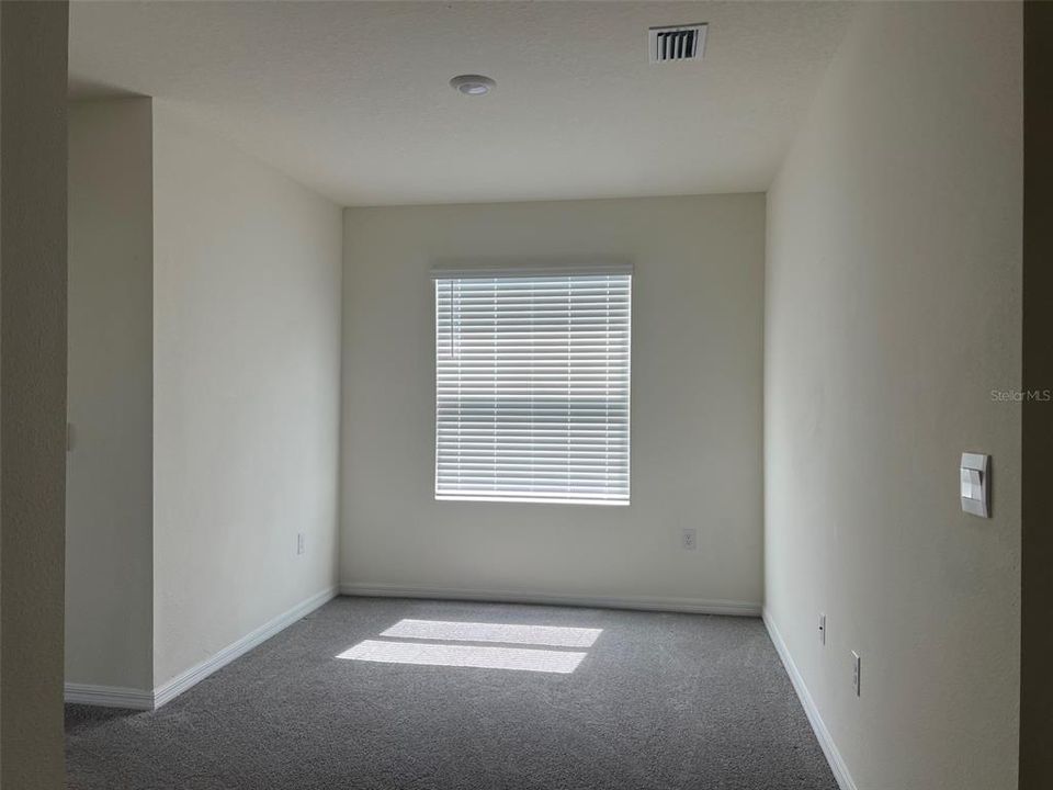 En Renta: $1,975 (3 camas, 2 baños, 1758 Pies cuadrados)