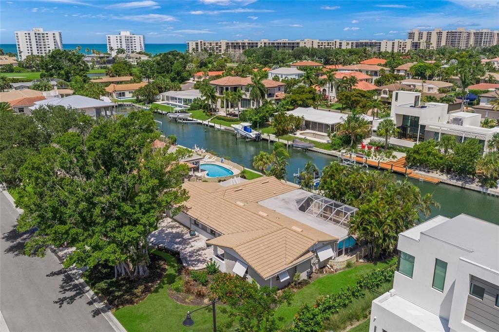 На продажу: $2,195,000 (3 спален, 2 ванн, 1594 Квадратных фут)