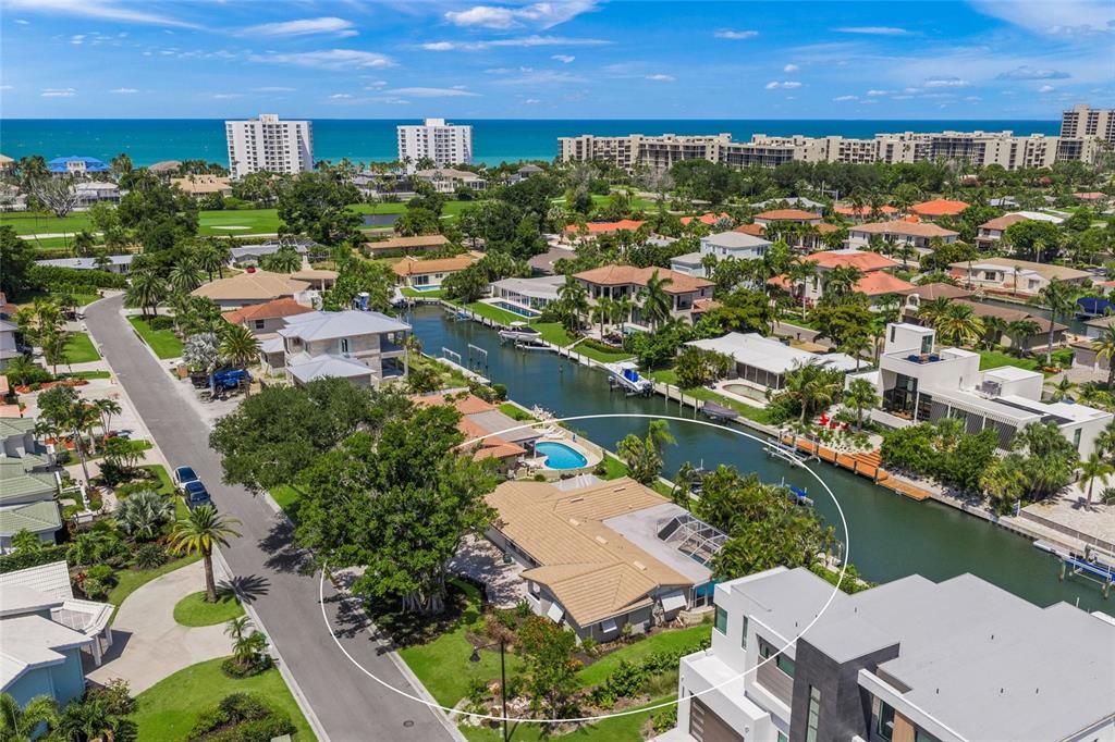 На продажу: $2,195,000 (3 спален, 2 ванн, 1594 Квадратных фут)