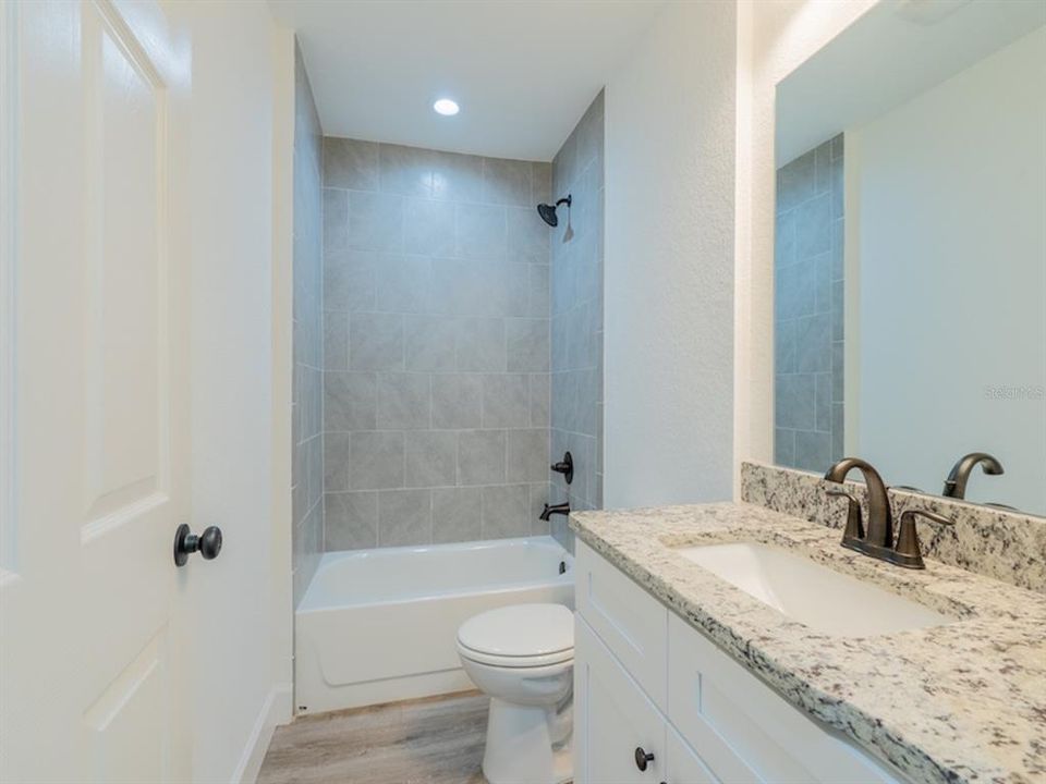 For Sale: $224,500 (3 beds, 2 baths, 936 Square Feet)