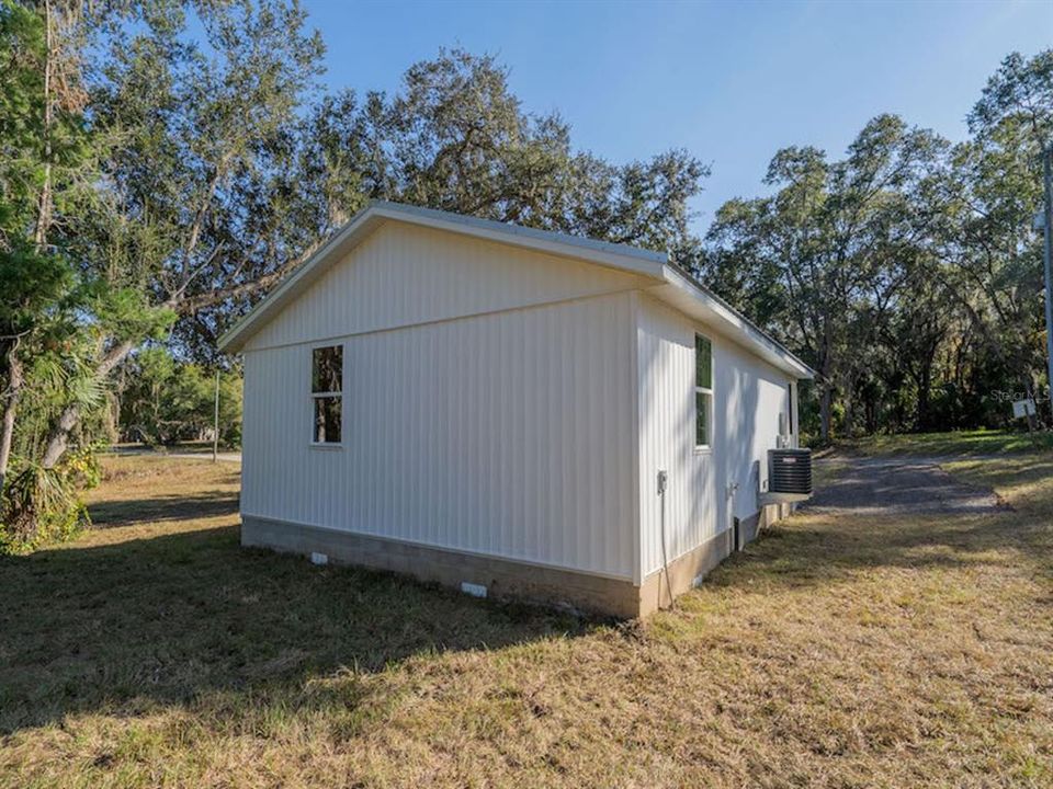 For Sale: $224,500 (3 beds, 2 baths, 936 Square Feet)