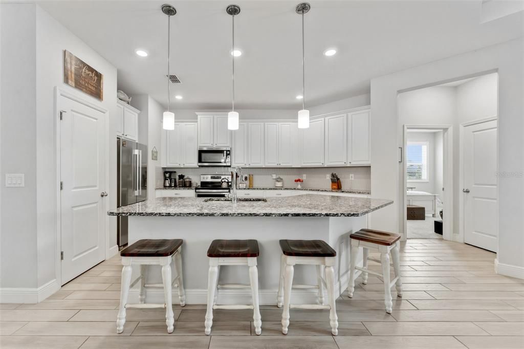For Sale: $524,900 (4 beds, 2 baths, 2005 Square Feet)