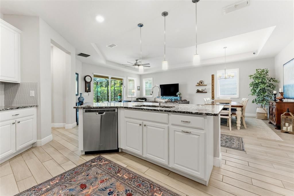 For Sale: $524,900 (4 beds, 2 baths, 2005 Square Feet)