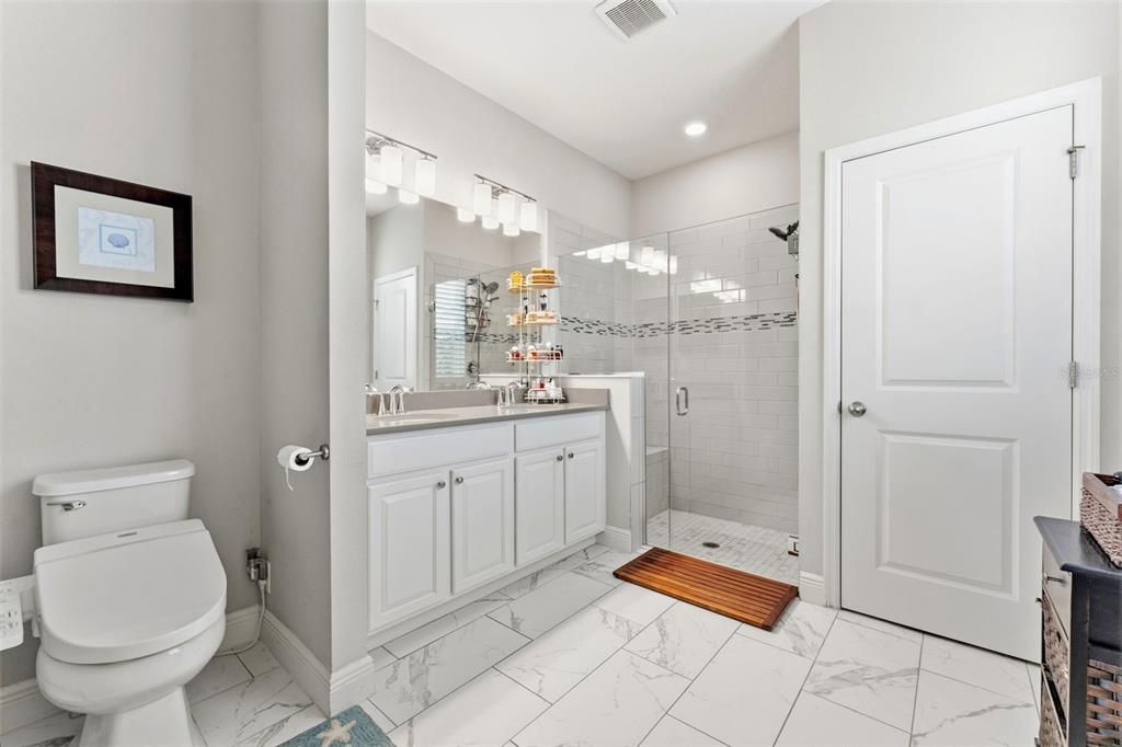 For Sale: $524,900 (4 beds, 2 baths, 2005 Square Feet)