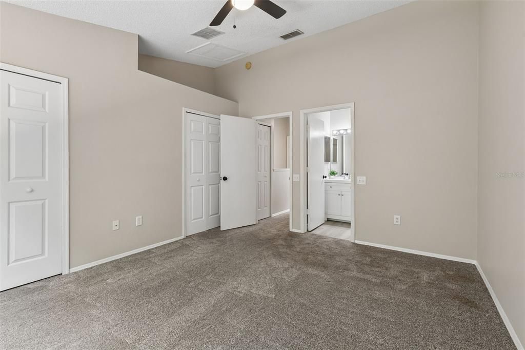 For Sale: $192,900 (2 beds, 2 baths, 1184 Square Feet)