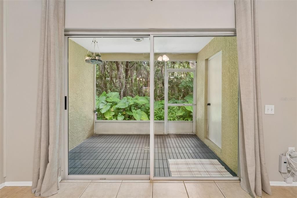 For Sale: $192,900 (2 beds, 2 baths, 1184 Square Feet)