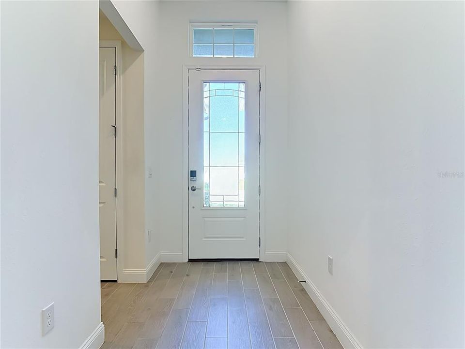 En Venta: $399,990 (4 camas, 3 baños, 2040 Pies cuadrados)