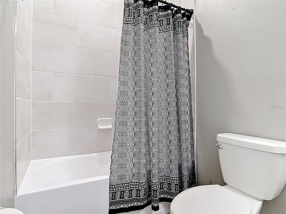 En Venta: $399,990 (4 camas, 3 baños, 2040 Pies cuadrados)