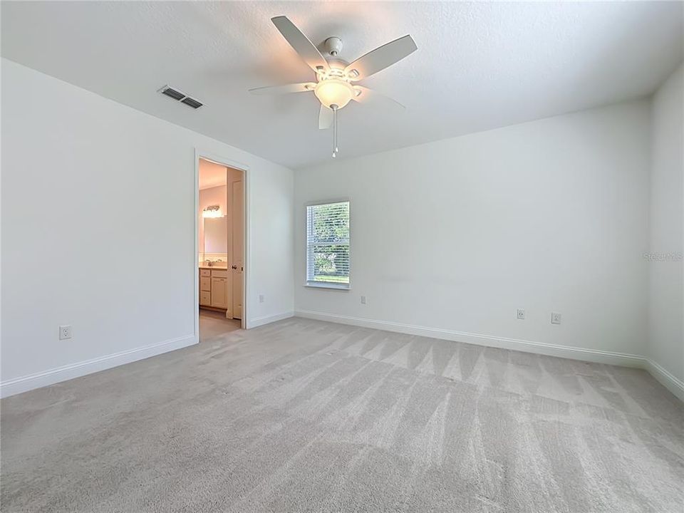 En Venta: $399,990 (4 camas, 3 baños, 2040 Pies cuadrados)