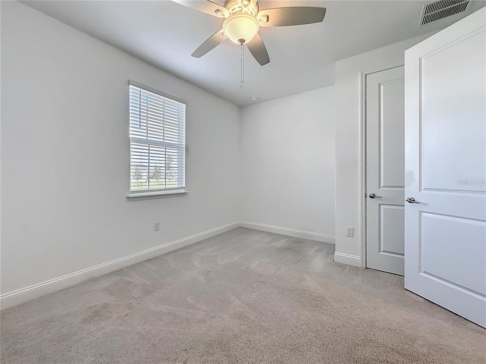 En Venta: $399,990 (4 camas, 3 baños, 2040 Pies cuadrados)