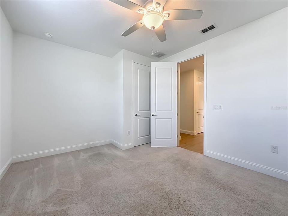 En Venta: $399,990 (4 camas, 3 baños, 2040 Pies cuadrados)