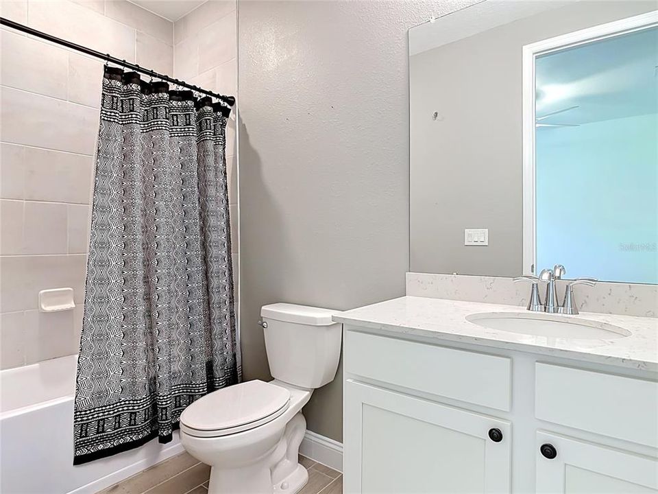 En Venta: $399,990 (4 camas, 3 baños, 2040 Pies cuadrados)