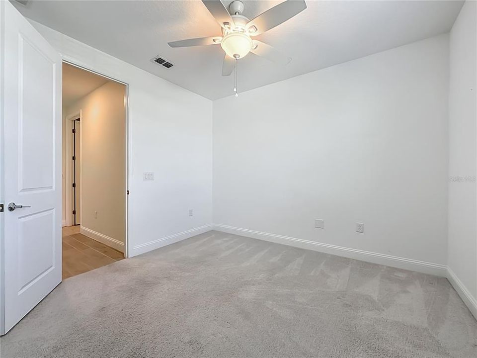 En Venta: $399,990 (4 camas, 3 baños, 2040 Pies cuadrados)