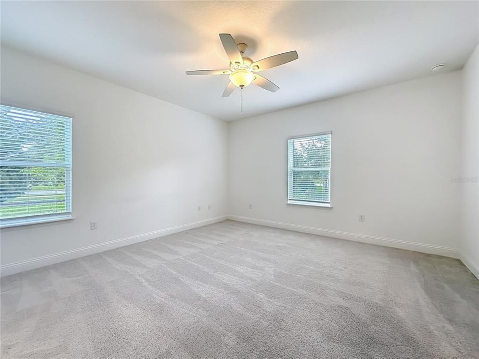 En Venta: $399,990 (4 camas, 3 baños, 2040 Pies cuadrados)
