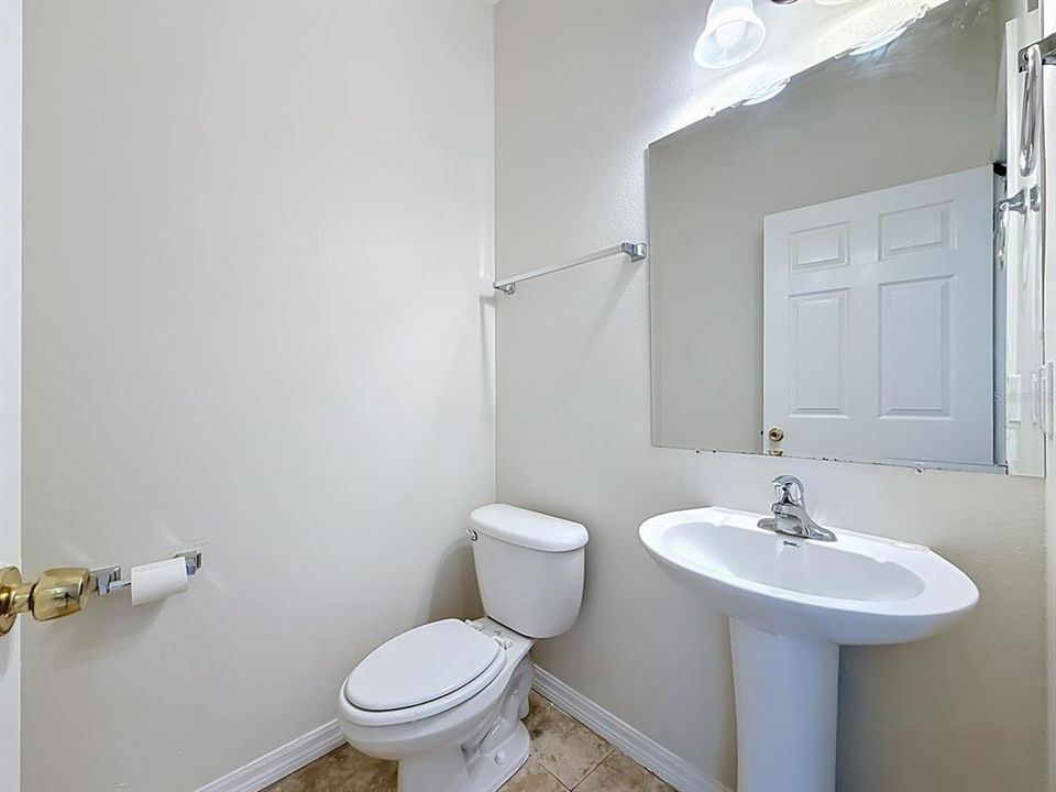 For Rent: $3,200 (4 beds, 2 baths, 2054 Square Feet)