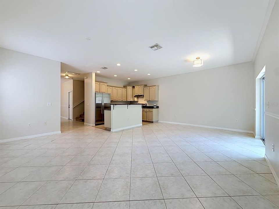 For Rent: $3,200 (4 beds, 2 baths, 2054 Square Feet)