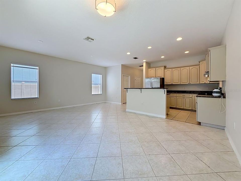 For Rent: $3,200 (4 beds, 2 baths, 2054 Square Feet)