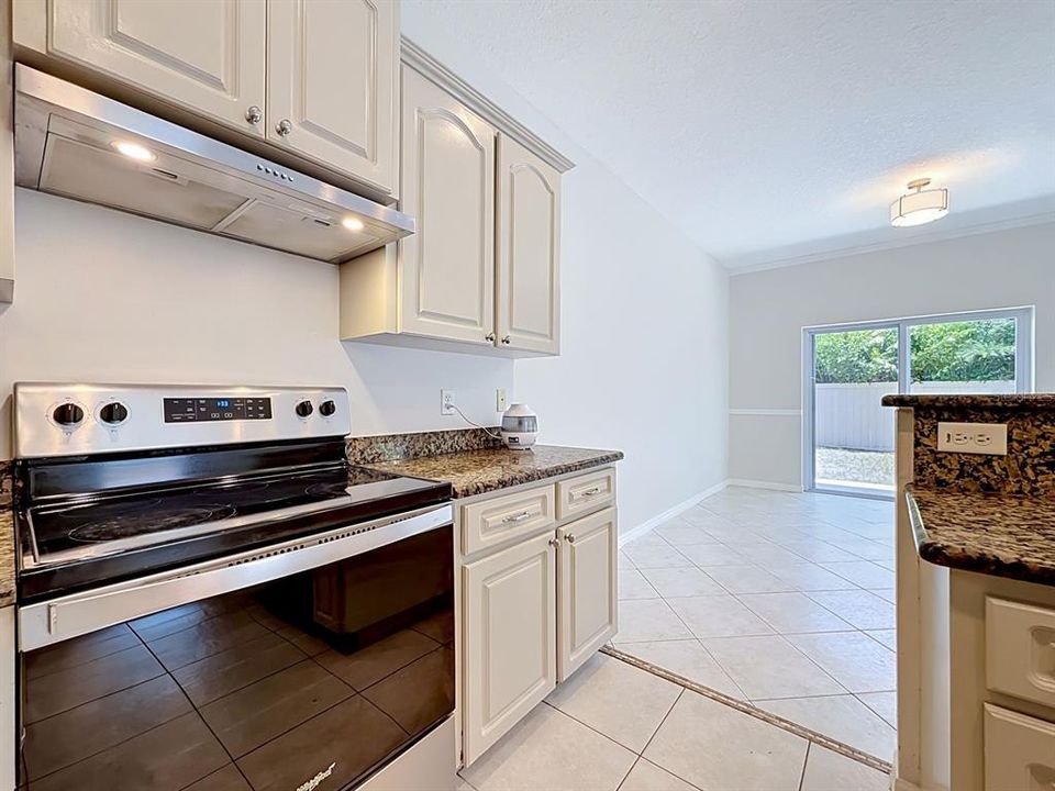 For Rent: $3,200 (4 beds, 2 baths, 2054 Square Feet)