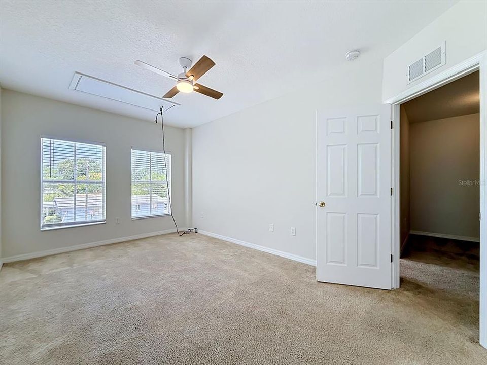 For Rent: $3,200 (4 beds, 2 baths, 2054 Square Feet)