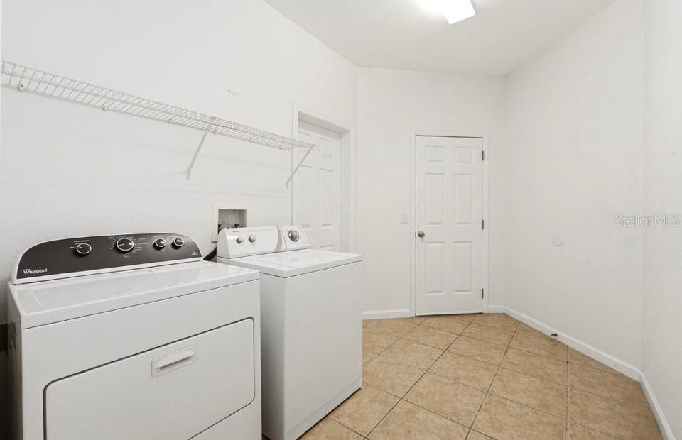 В аренду: $2,500 (4 спален, 3 ванн, 1741 Квадратных фут)