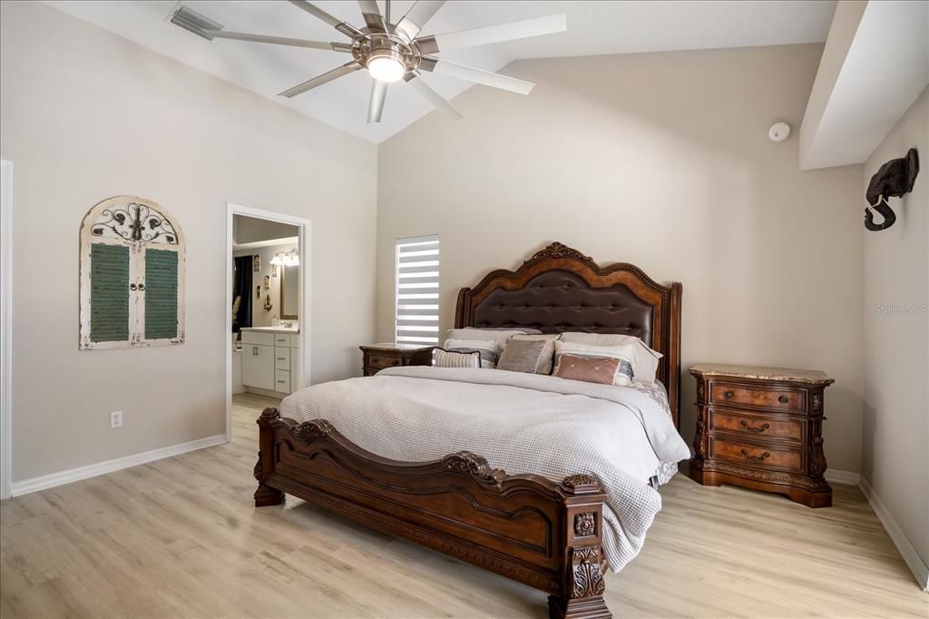 For Sale: $515,000 (3 beds, 2 baths, 1942 Square Feet)