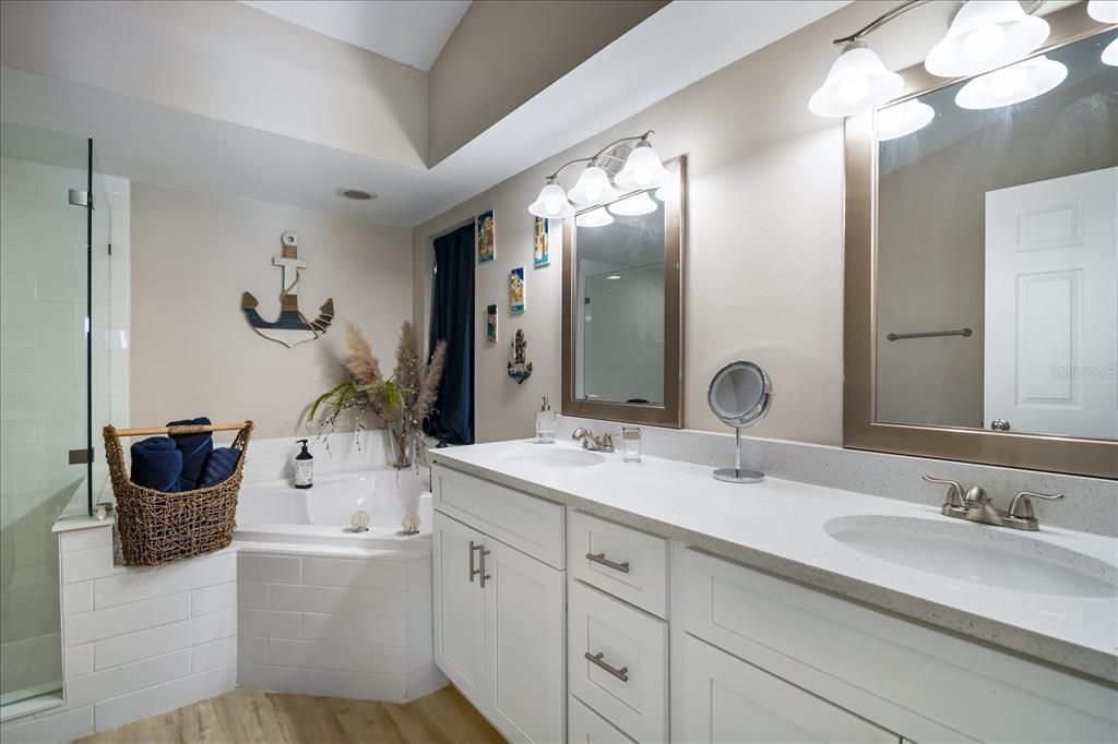 For Sale: $515,000 (3 beds, 2 baths, 1942 Square Feet)