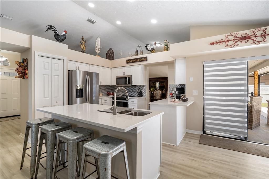 For Sale: $515,000 (3 beds, 2 baths, 1942 Square Feet)