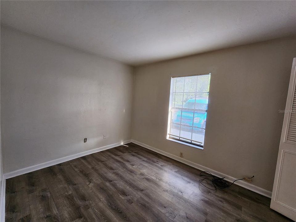 For Rent: $975 (2 beds, 1 baths, 837 Square Feet)