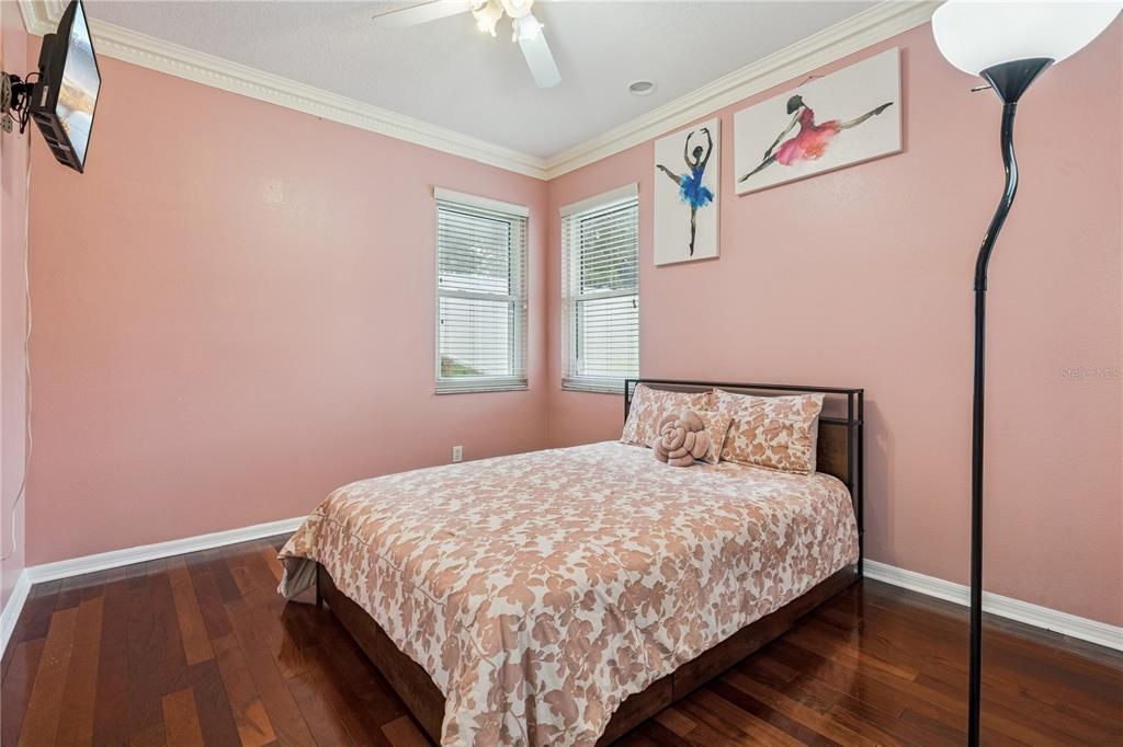 For Sale: $550,000 (4 beds, 3 baths, 2465 Square Feet)