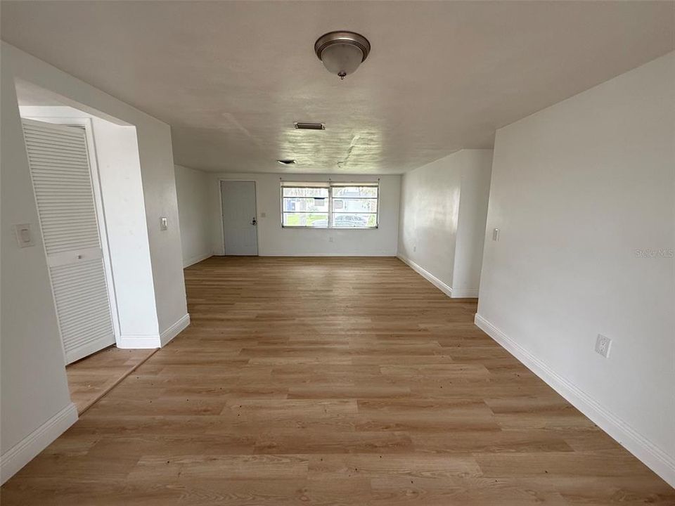 For Sale: $369,900 (2 beds, 2 baths, 1479 Square Feet)