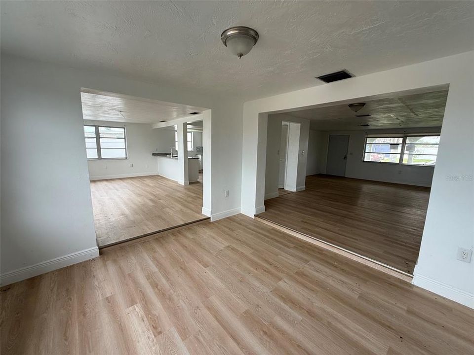 For Sale: $369,900 (2 beds, 2 baths, 1479 Square Feet)