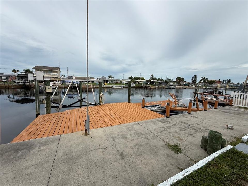 For Sale: $369,900 (2 beds, 2 baths, 1479 Square Feet)
