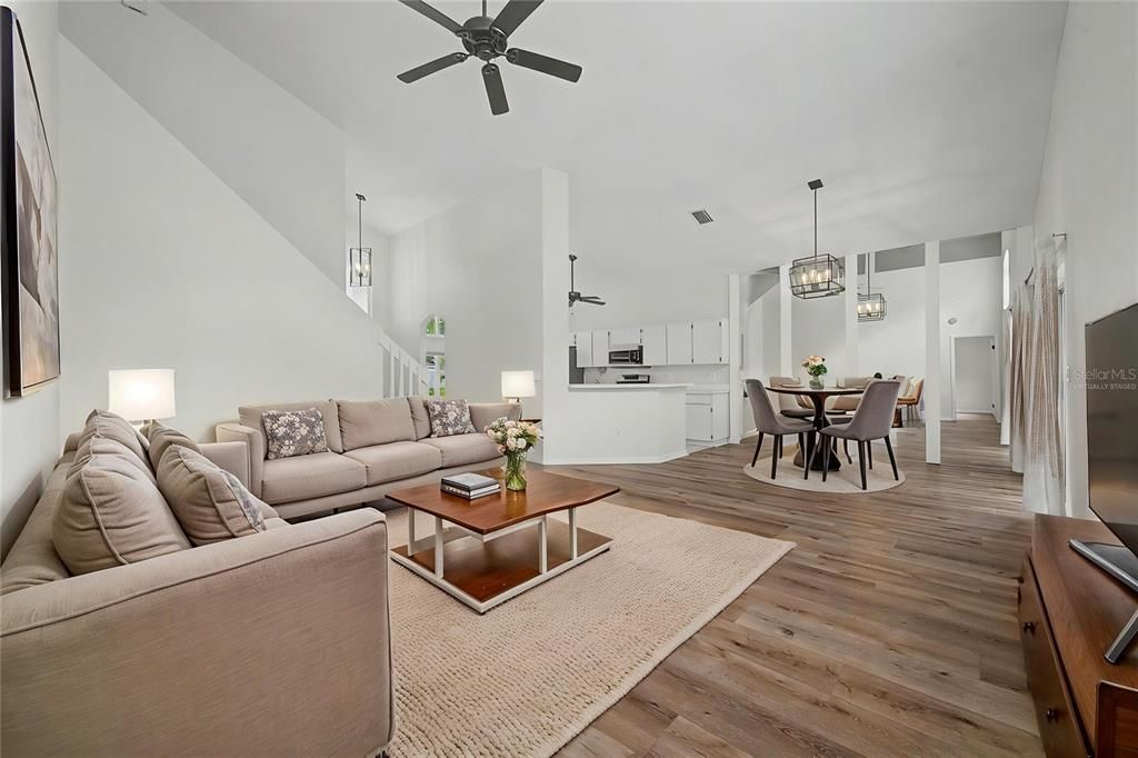На продажу: $449,900 (3 спален, 2 ванн, 1783 Квадратных фут)