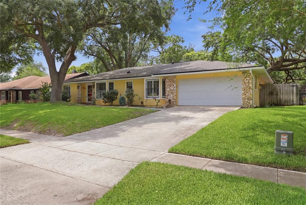 For Sale: $569,900 (3 beds, 2 baths, 2320 Square Feet)