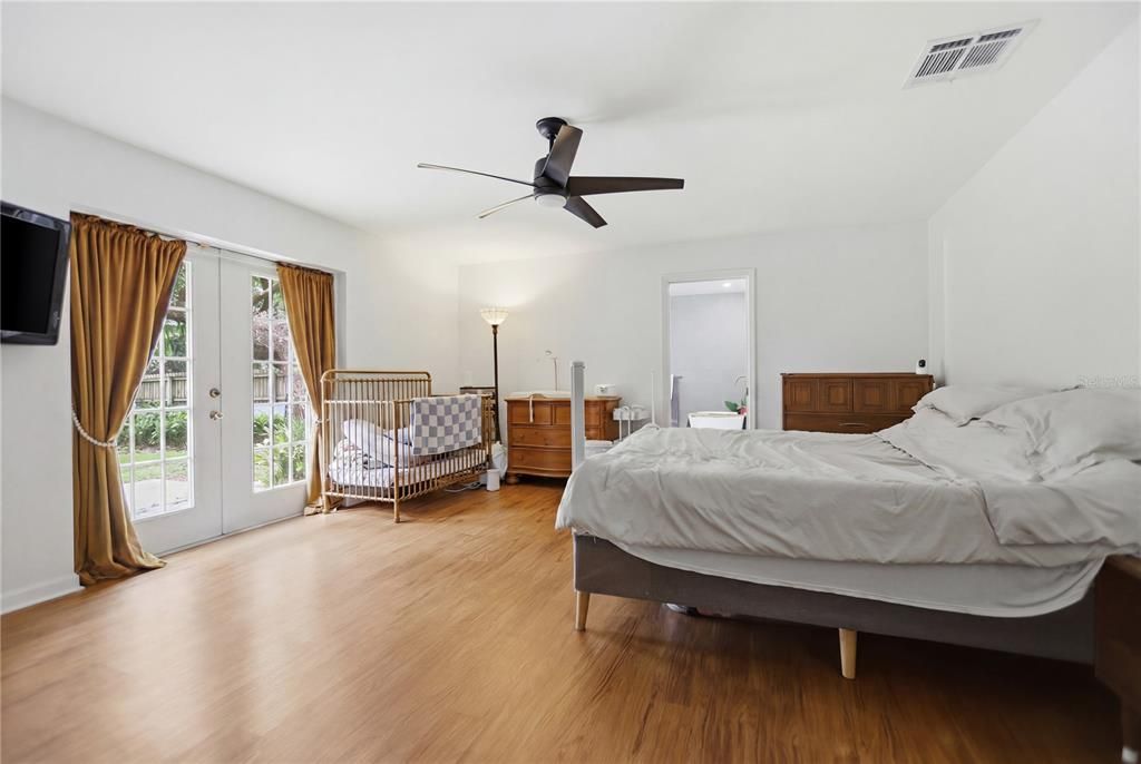 For Sale: $569,900 (3 beds, 2 baths, 2320 Square Feet)