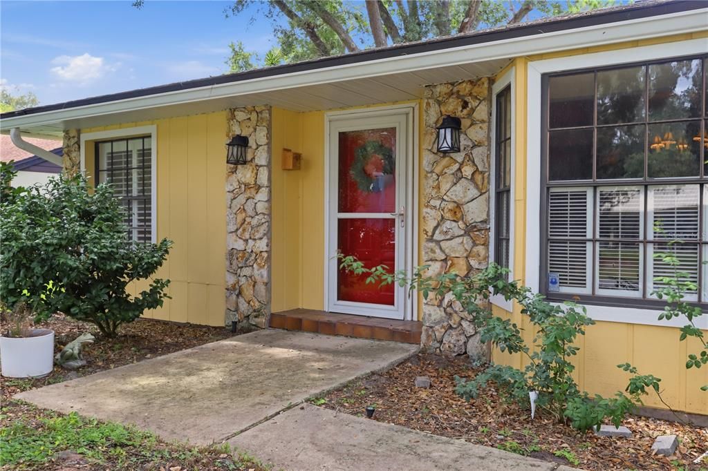 For Sale: $569,900 (3 beds, 2 baths, 2320 Square Feet)