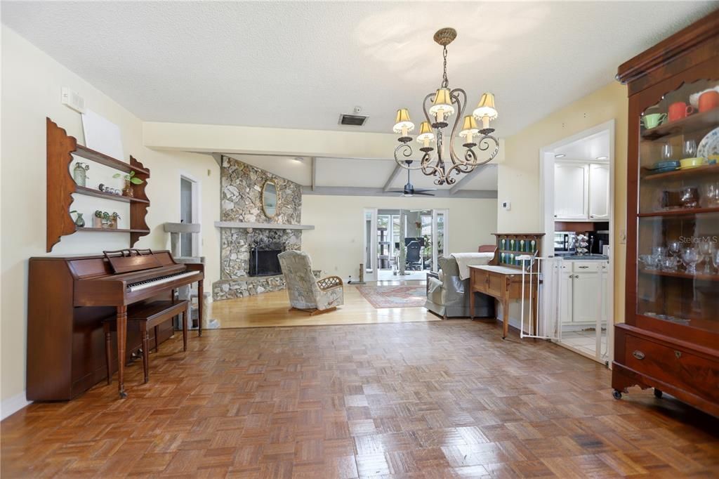 For Sale: $569,900 (3 beds, 2 baths, 2320 Square Feet)