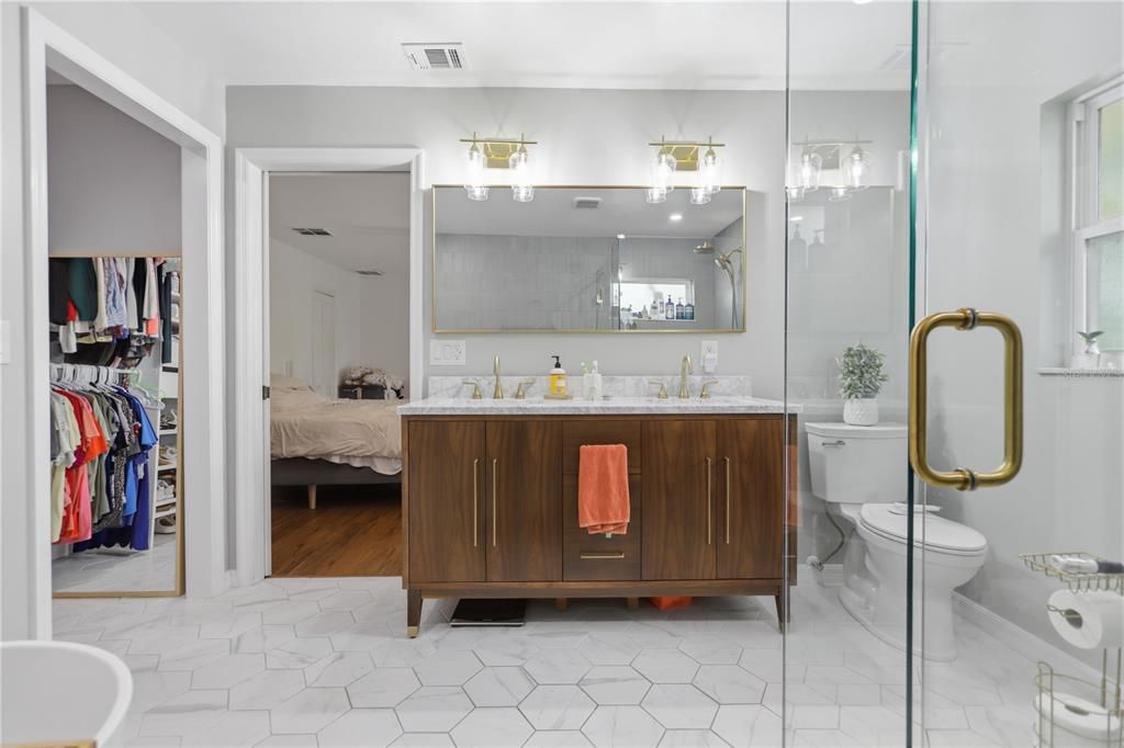 For Sale: $569,900 (3 beds, 2 baths, 2320 Square Feet)