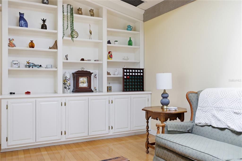 For Sale: $569,900 (3 beds, 2 baths, 2320 Square Feet)