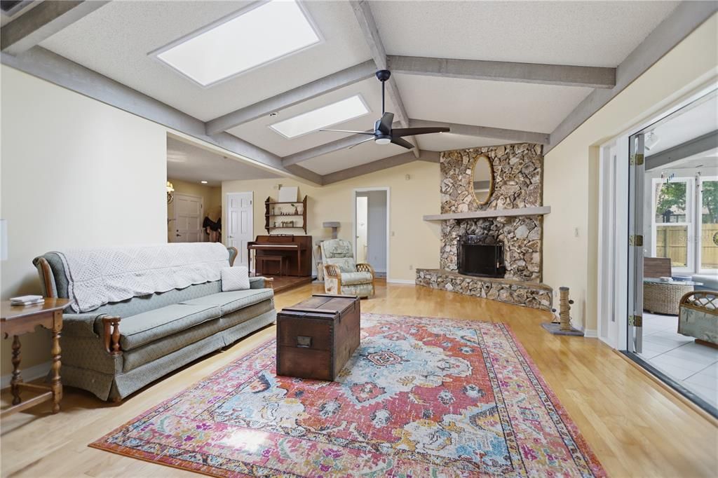 For Sale: $569,900 (3 beds, 2 baths, 2320 Square Feet)