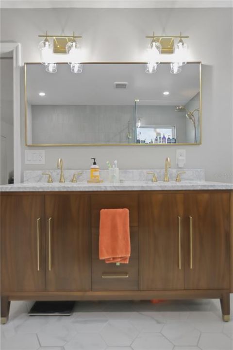 For Sale: $569,900 (3 beds, 2 baths, 2320 Square Feet)