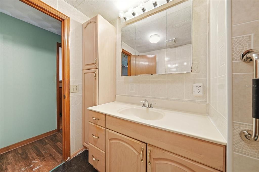 For Sale: $145,000 (2 beds, 2 baths, 1296 Square Feet)