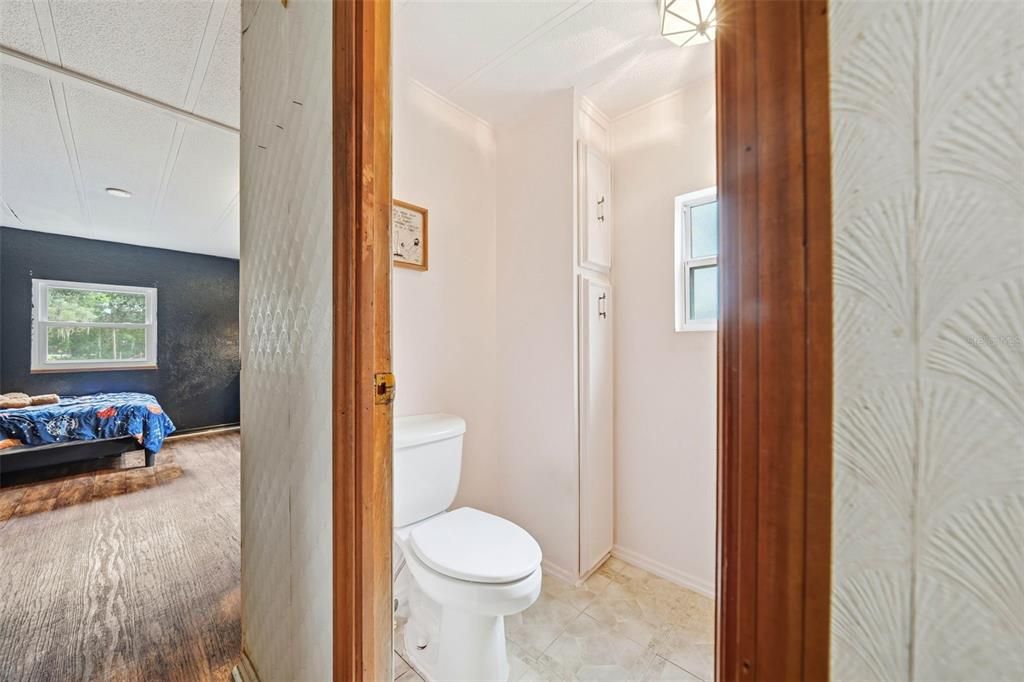 For Sale: $145,000 (2 beds, 2 baths, 1296 Square Feet)
