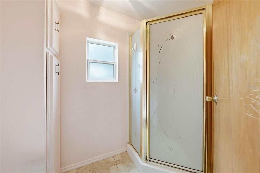For Sale: $145,000 (2 beds, 2 baths, 1296 Square Feet)