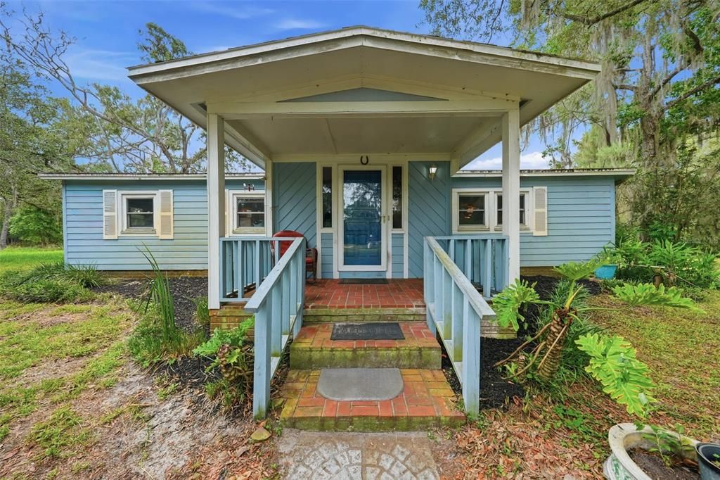For Sale: $145,000 (2 beds, 2 baths, 1296 Square Feet)