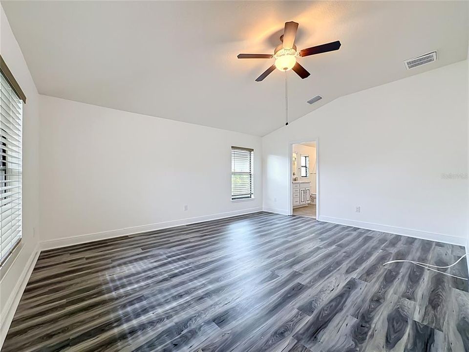 En Venta: $480,000 (3 camas, 2 baños, 1718 Pies cuadrados)